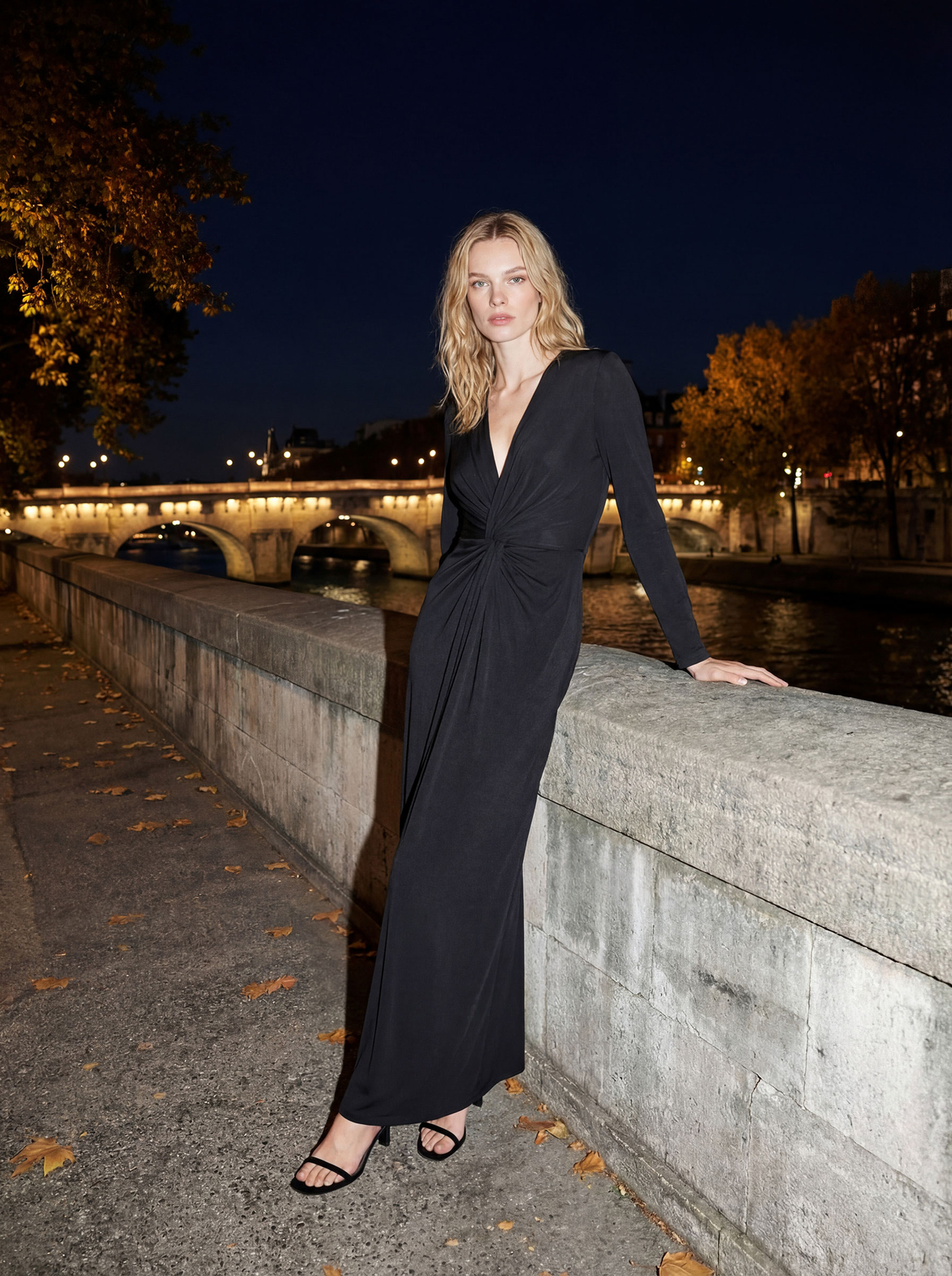 Venice maxi - Sukienka z przełożeniem ECOVERO™ czarna