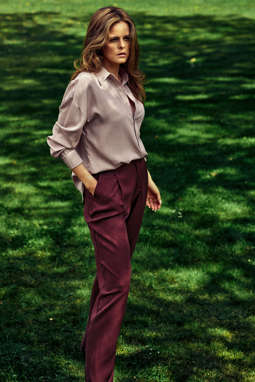 Libre - Luźne spodnie z wysokim stanem w kolorze bordowym TENCEL™