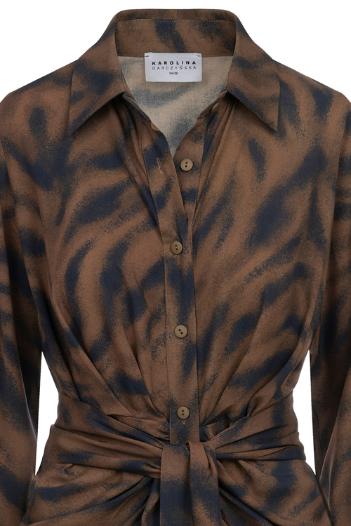 Nairobi - Taliowana sukienka maxi we wzór Zebra Sands