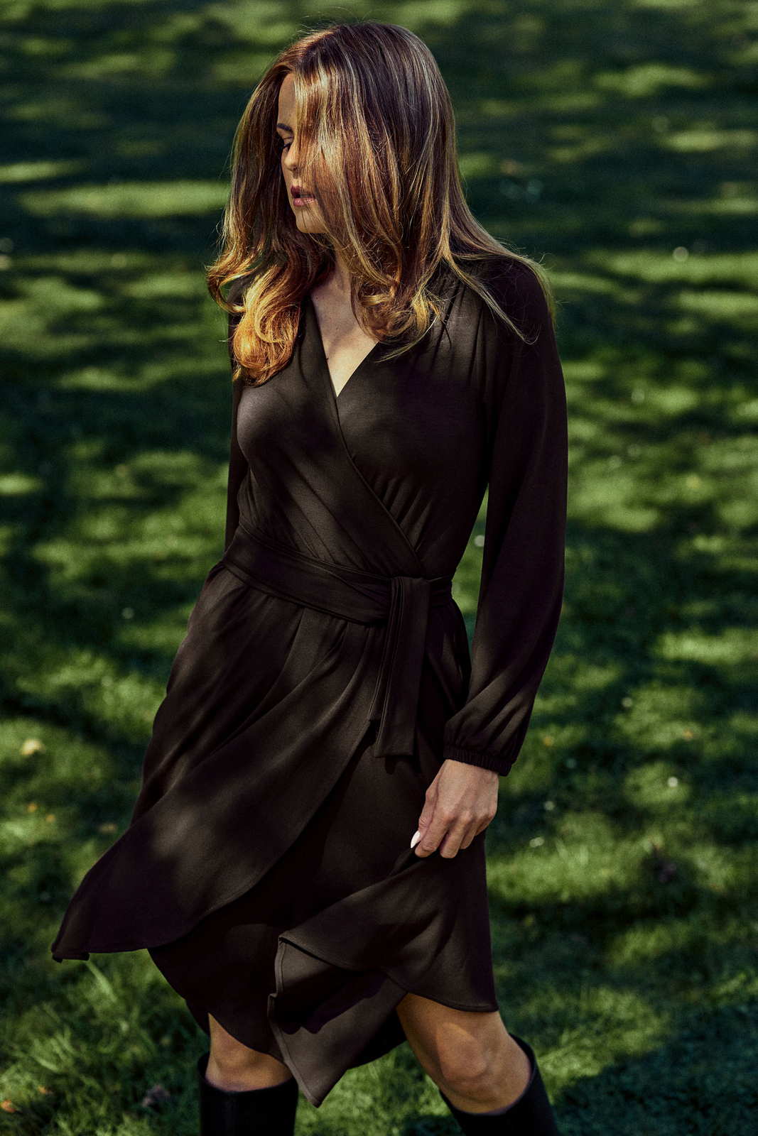 Scarlet - Sukienka w subtelnym kolorze gorzkiej czekolady ECOVERO™