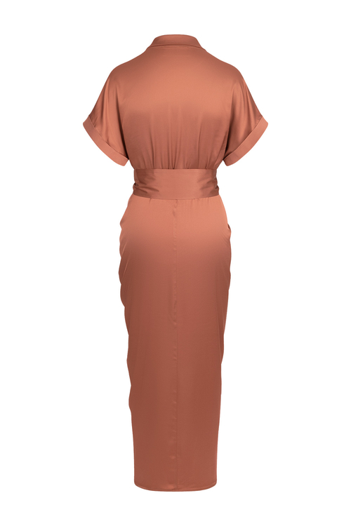 Nairobi - Dłuższa sukienka rozpinana z marszczeniem PANTONE Copper Brown