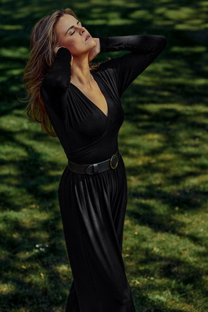 Muse - Kombinezon z szeroką nogawką i rękawem ECOVERO™ czarny